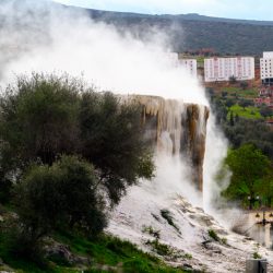 “حمام المسخوطين” في الجزائر:مياه ثائرة انفجرت من باطن الأرض وأصنام تحكي قصة عشق ممنوعة.. لغز كبير