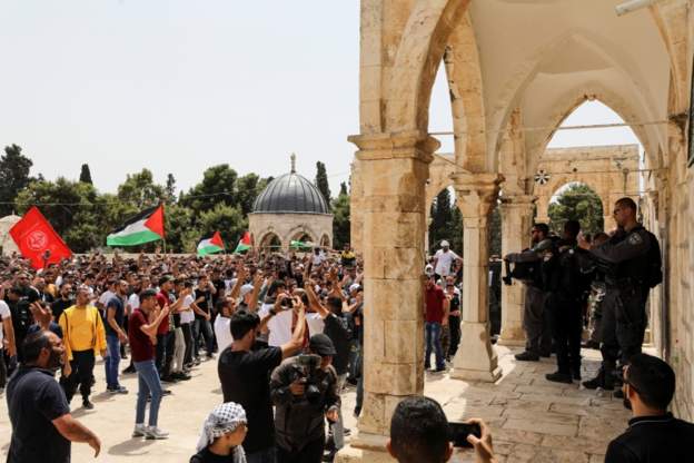 صحف:قوات الاحتلال تقتحم الأقصى وتعتدي على الفلسطينيين.. واعتقالات في الضفة،كورونا:العدد الفعلي للوفيات قد يصل إلى 8 ملايين وفاة